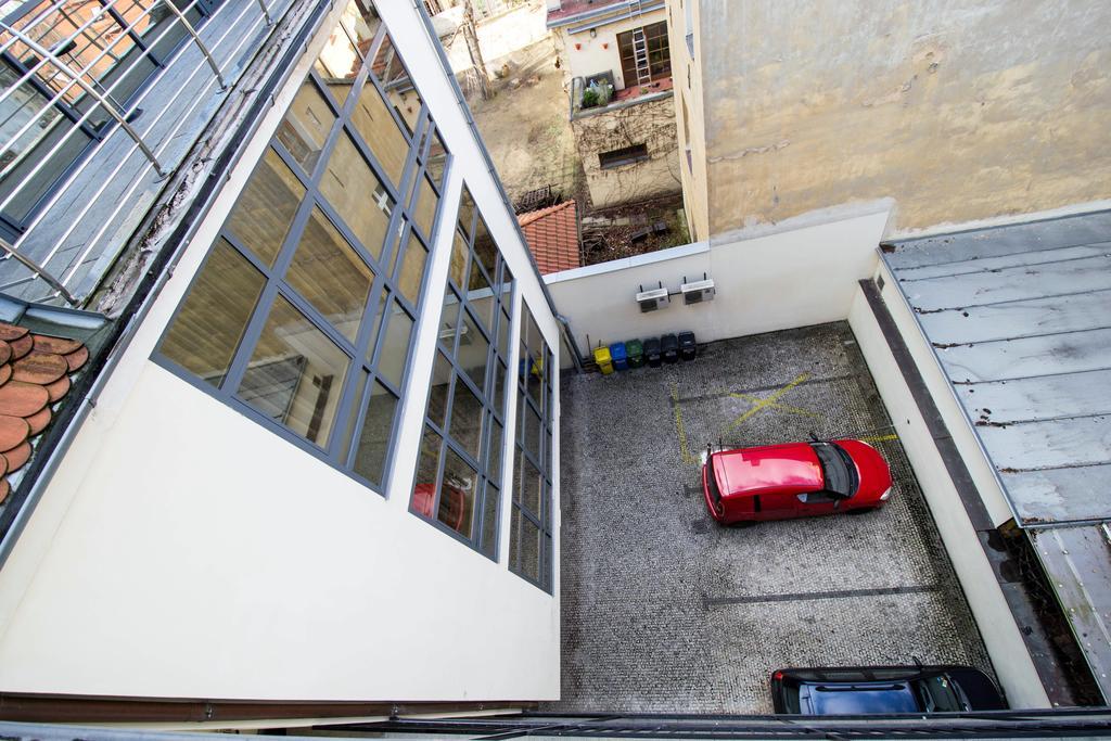 プラハRuterra Red Roofs View With Garageアパートメント エクステリア 写真